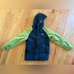 REI ski jacket for kids 10-12